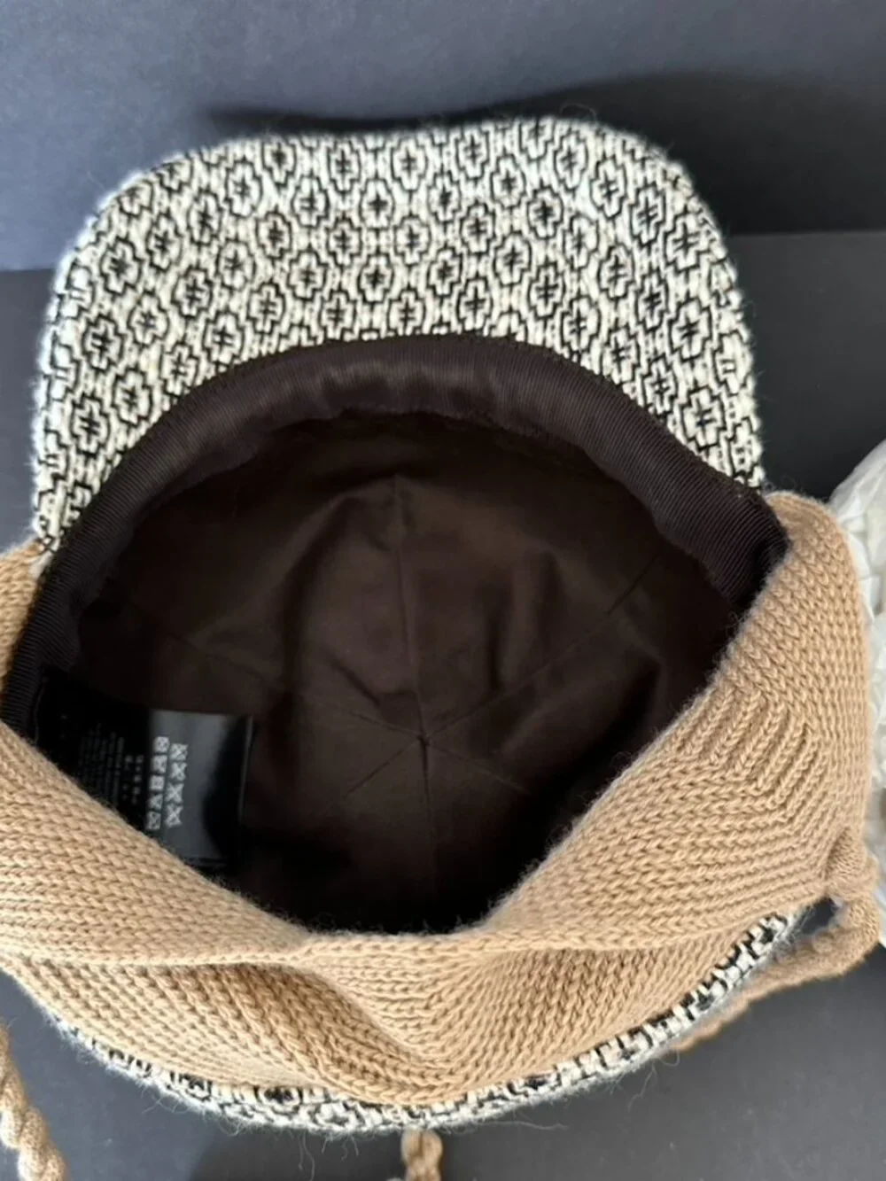 Gucci Mens Peruviano Tapestry Ear Flap Tasselled Cap in Beige